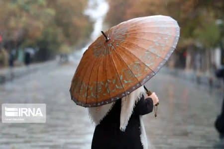 مناطق شمالی تهران بارانی می‌شود